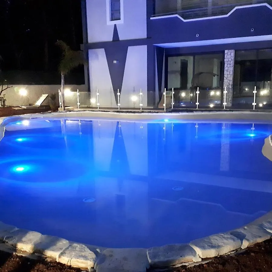 Charming Villa In Fontane Bianche With Private Pool