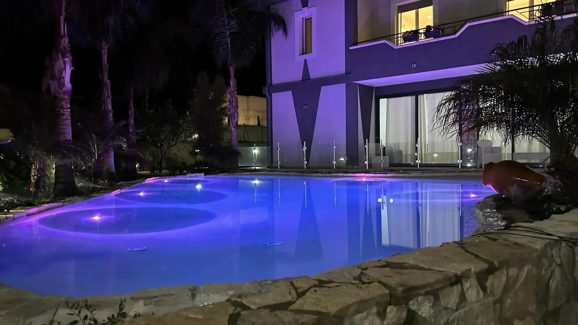 Charming Villa In Fontane Bianche With Private Pool